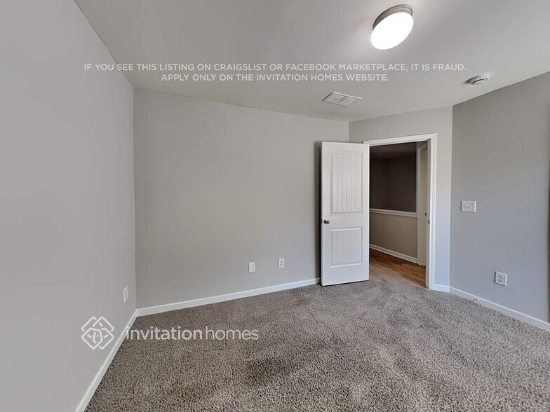 Building Photo - 227 Bandelier Cir