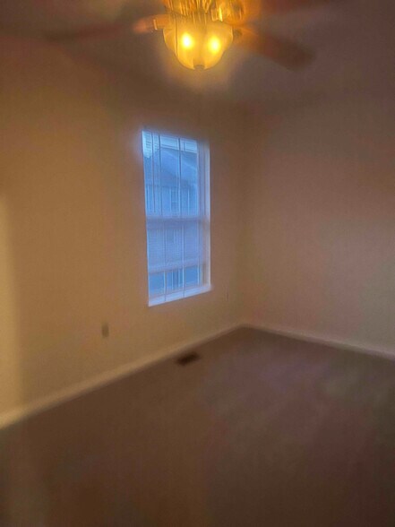 Building Photo - 5850 Wolsey Ct