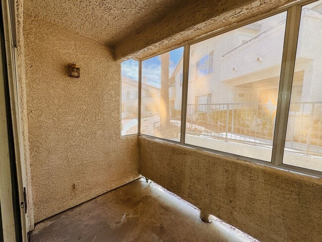 Building Photo - 2 bedroom, 2-bathroom condo for rent