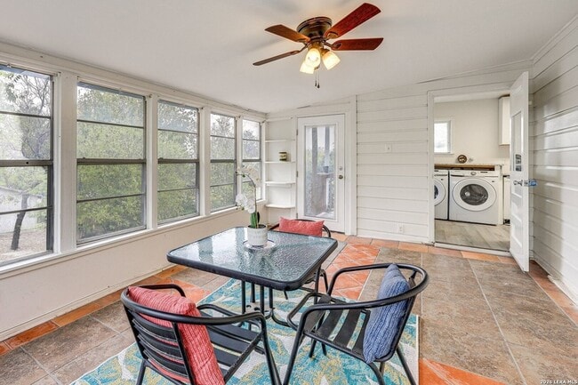 Building Photo - 332 Natalen Ave