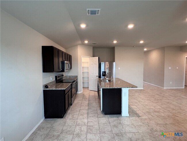 Building Photo - 1104 Prairie Clover Rd