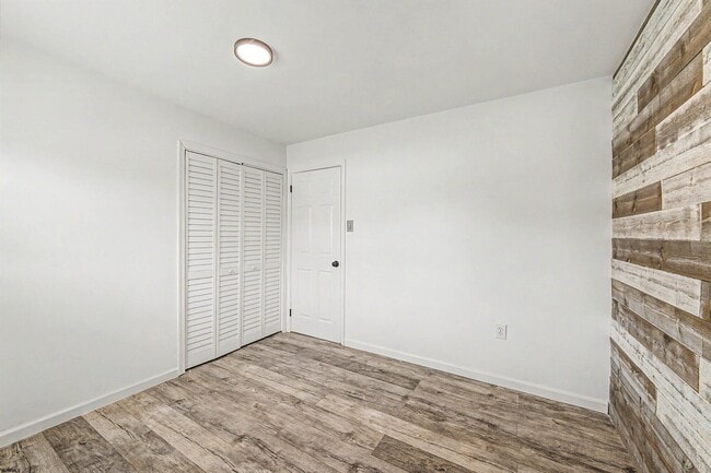 Building Photo - 600 S Edgeley Ave