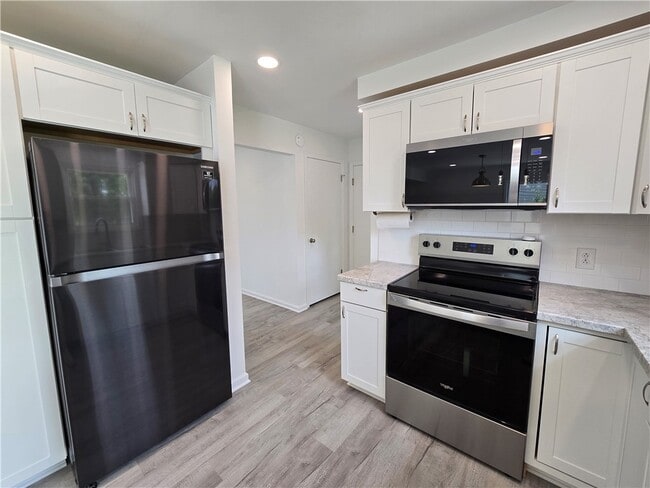 Building Photo - 51 Grangerford Heights