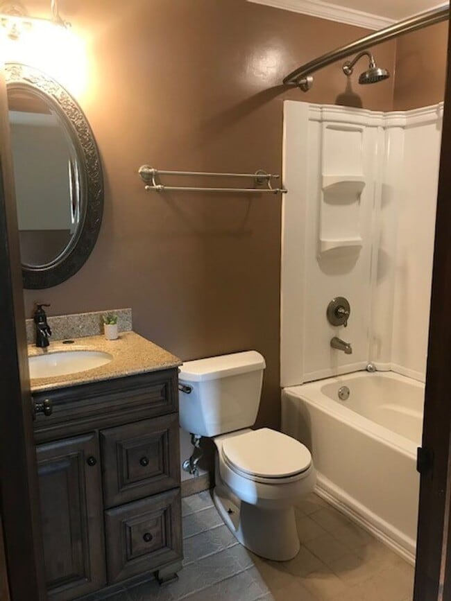 Building Photo - 390 Powderhorn Rd