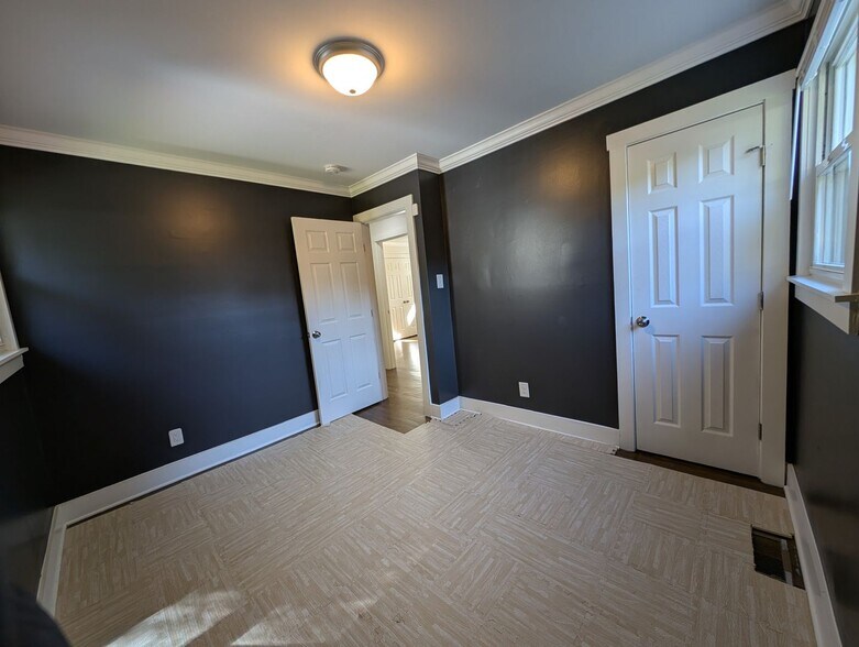 Building Photo - 1801 Kennesaw Dr