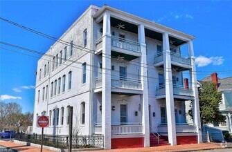 Building Photo - 448 Dinwiddie St