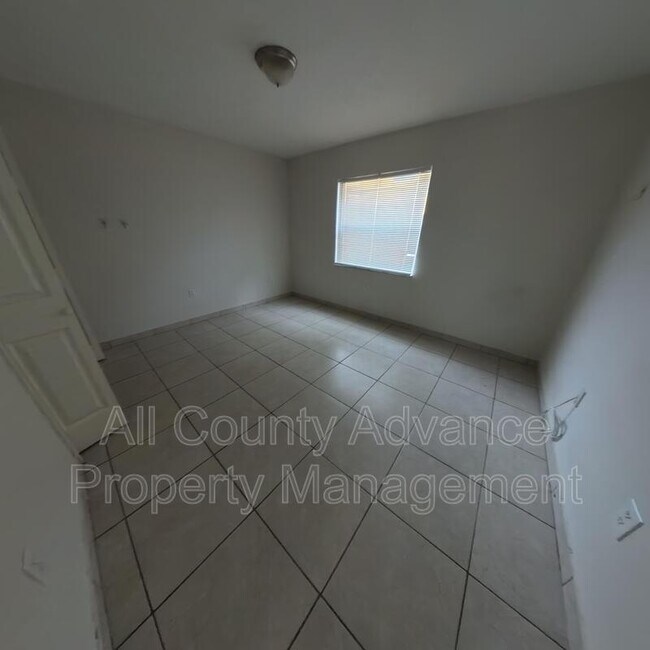 Building Photo - 4909 E Temple Heights Rd