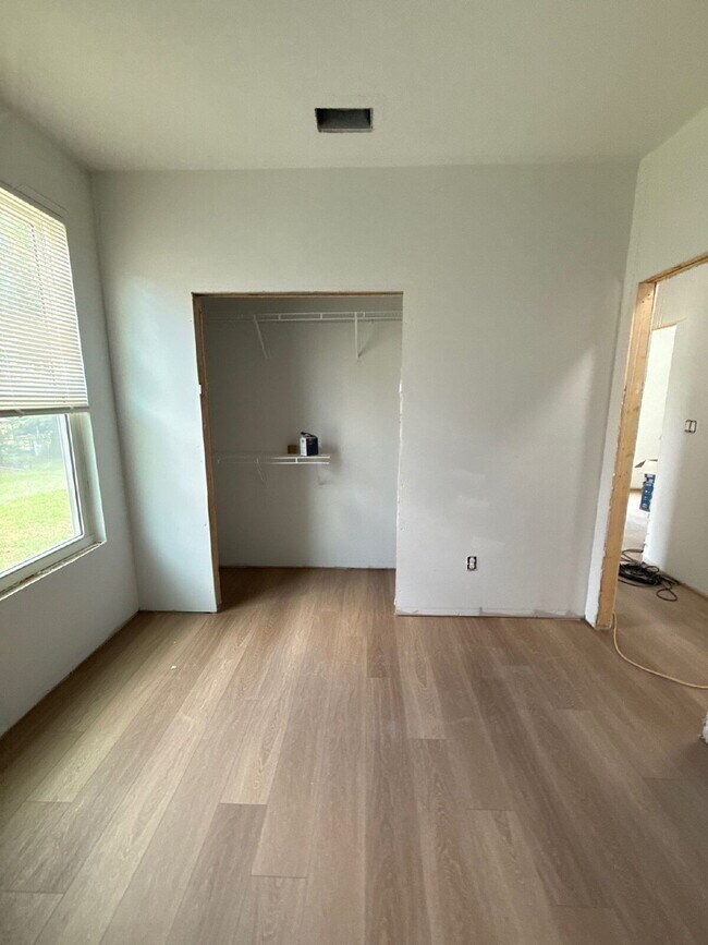 Building Photo - Fully Renovated Spacious 3BR in South Memphis – Section 8 Welcome