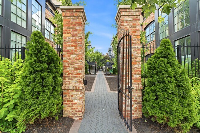 Building Photo - 84 Normandy Ave
