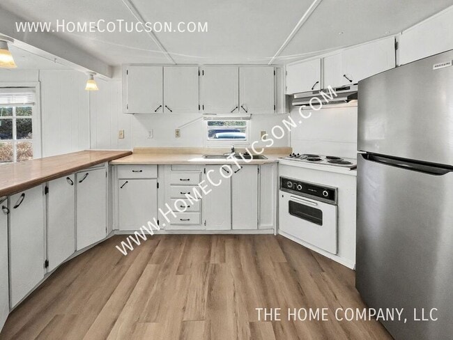 Building Photo - 1563 W Patton St