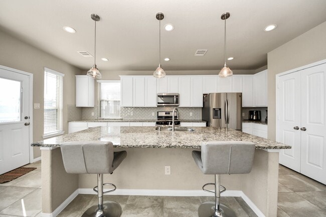 Building Photo - 29482 Westhope Dr