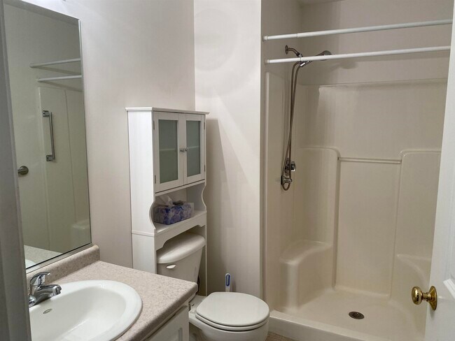 Building Photo - 59 Cluff Rd