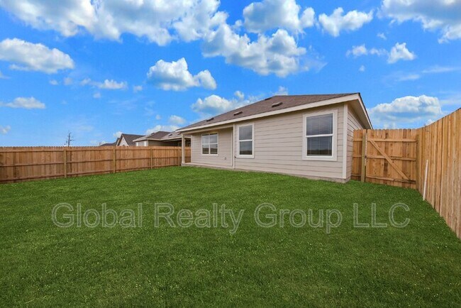 Building Photo - 9105 Navarro Vis
