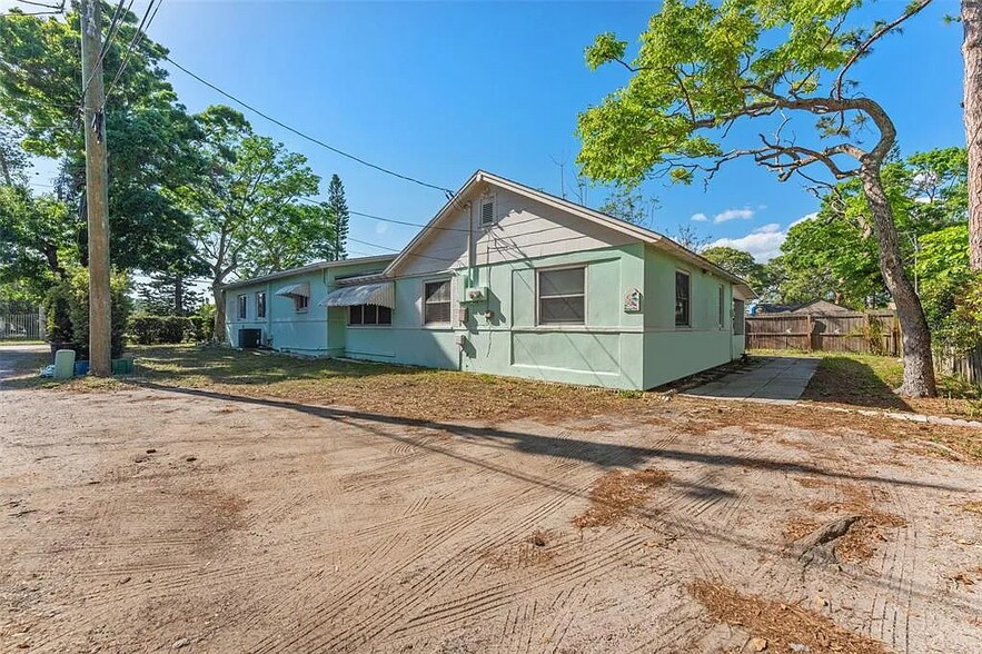 Building Photo - 1604 58th St S