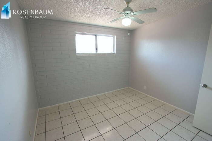 Building Photo - 565 S Hobson