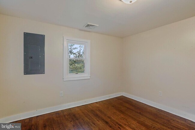 Building Photo - 178 Stephenson Rd