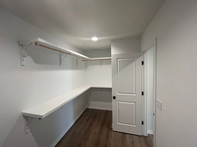 Building Photo - BRAND-NEW 3-bedroom, 2-bath, 3-car garage ...