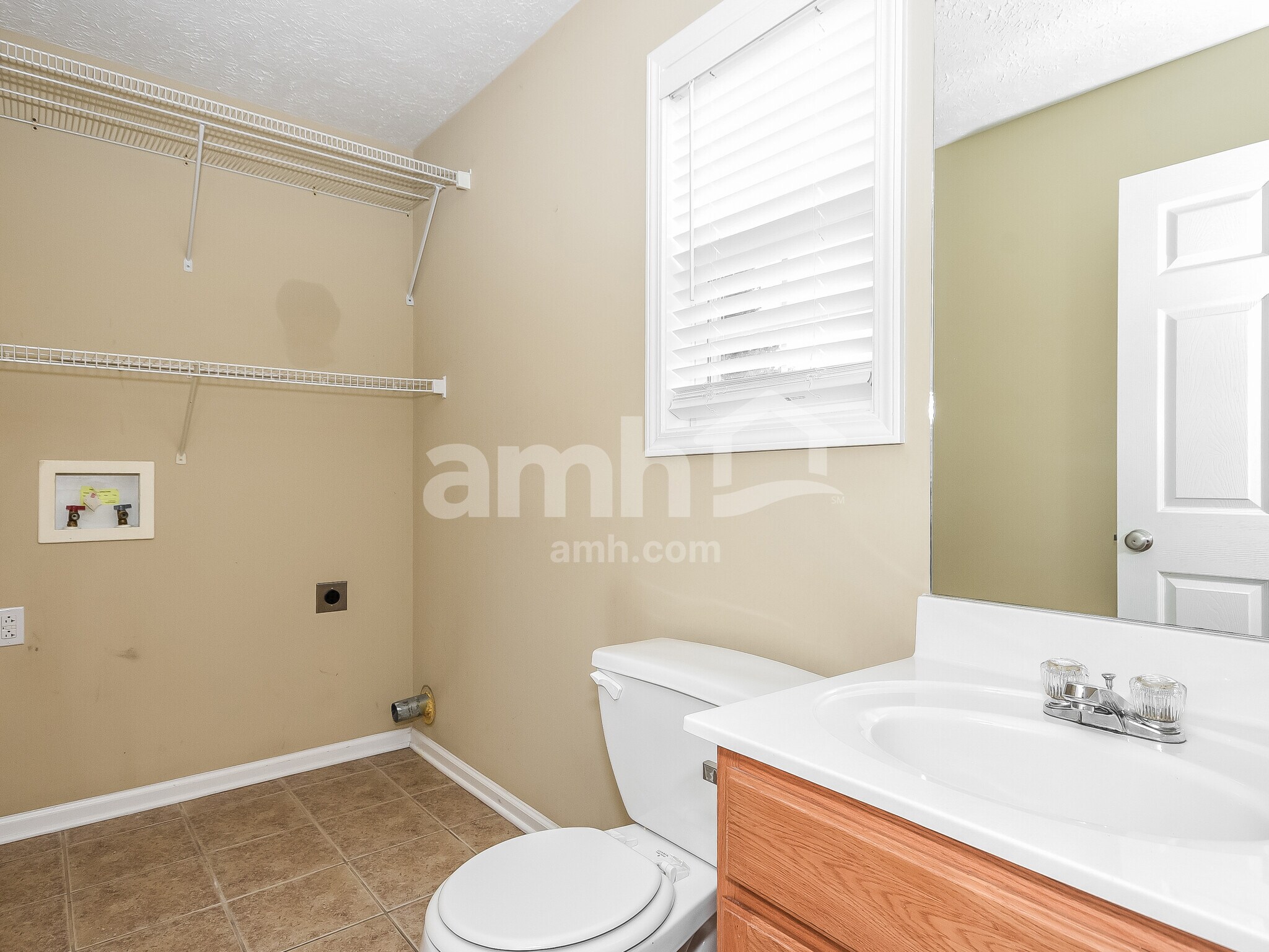 Building Photo - 3645 S Naples Ct