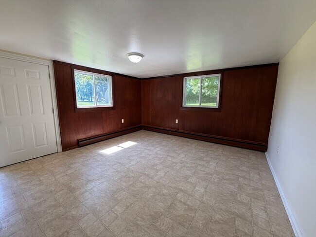 Building Photo - 3737 W Howell Rd