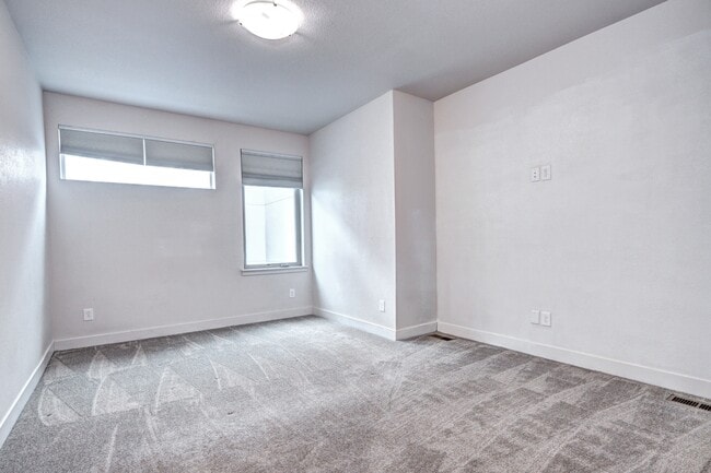 Building Photo - 1623 Julian St