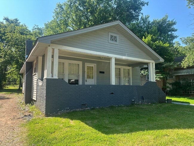 Primary Photo - Home for Rent in East Lake Area **ACCEPTS ...