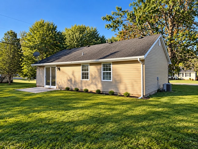 Building Photo - 5339 Beechwood Dr