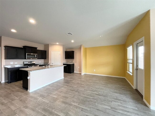 Building Photo - 8921 Eagles Landing Dr