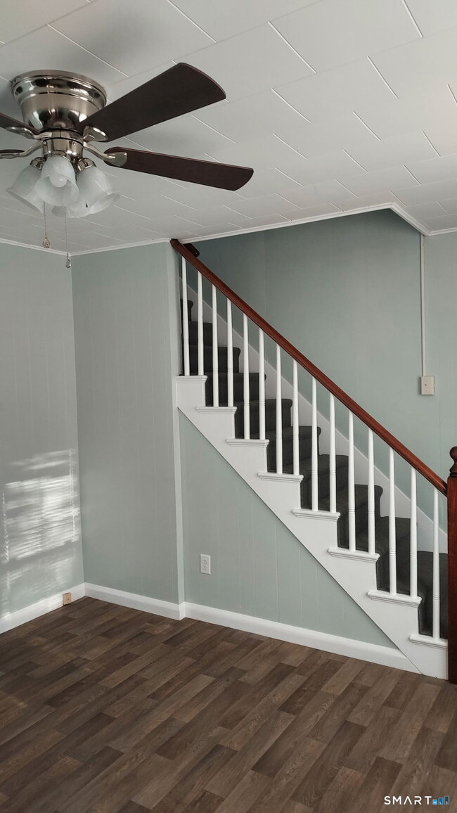 Building Photo - 6 Boys Ave