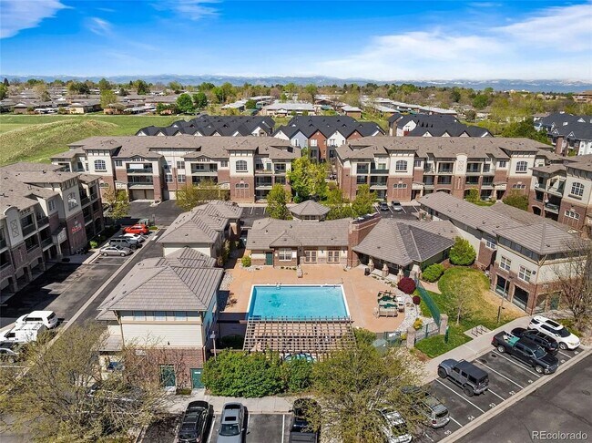 Building Photo - Spacious 2BR Condo convenient to DTC, Auro...