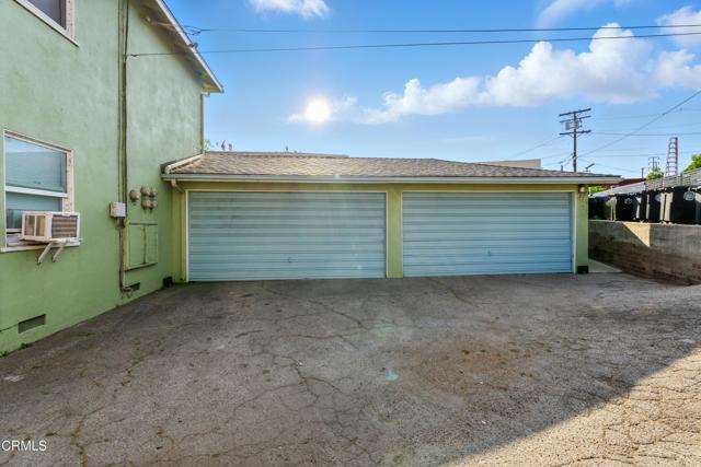 Building Photo - 1545-1542 Riverside Dr