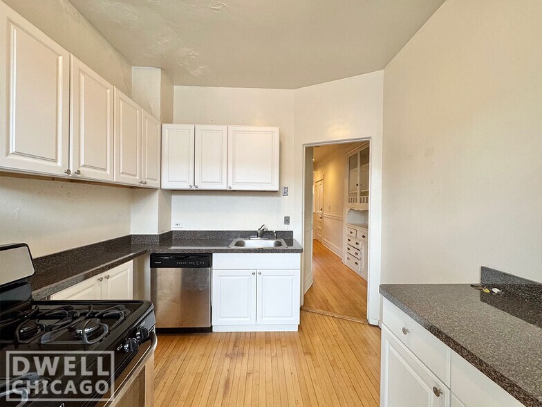 Building Photo - 2907 N Mildred Ave