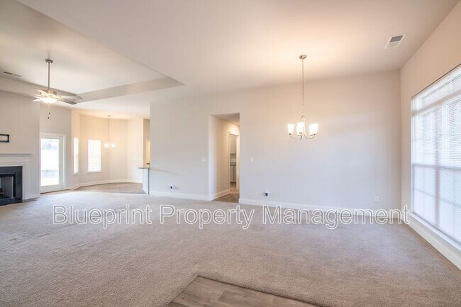 Building Photo - 281 Union Dr