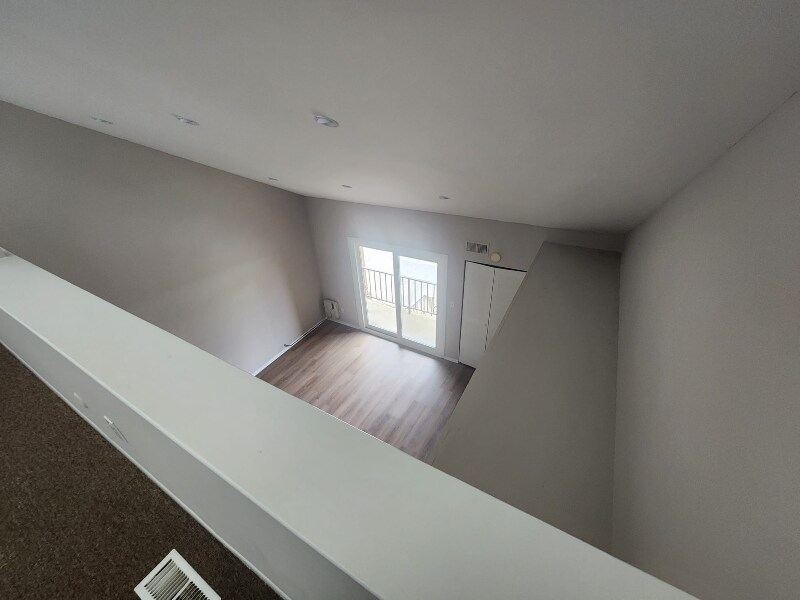 Building Photo - 7758 Rockwell Ave