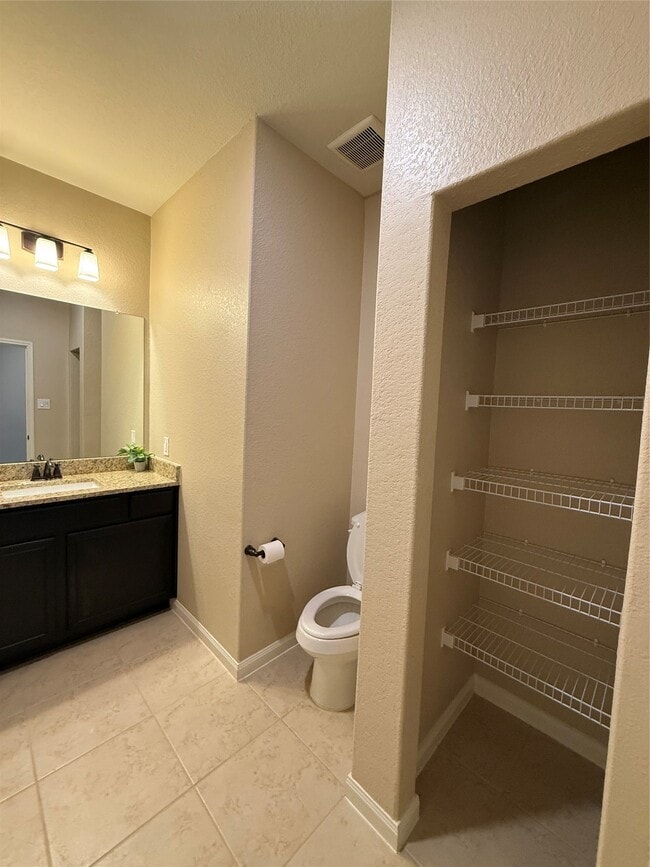 Building Photo - 8985 Oval Glass St