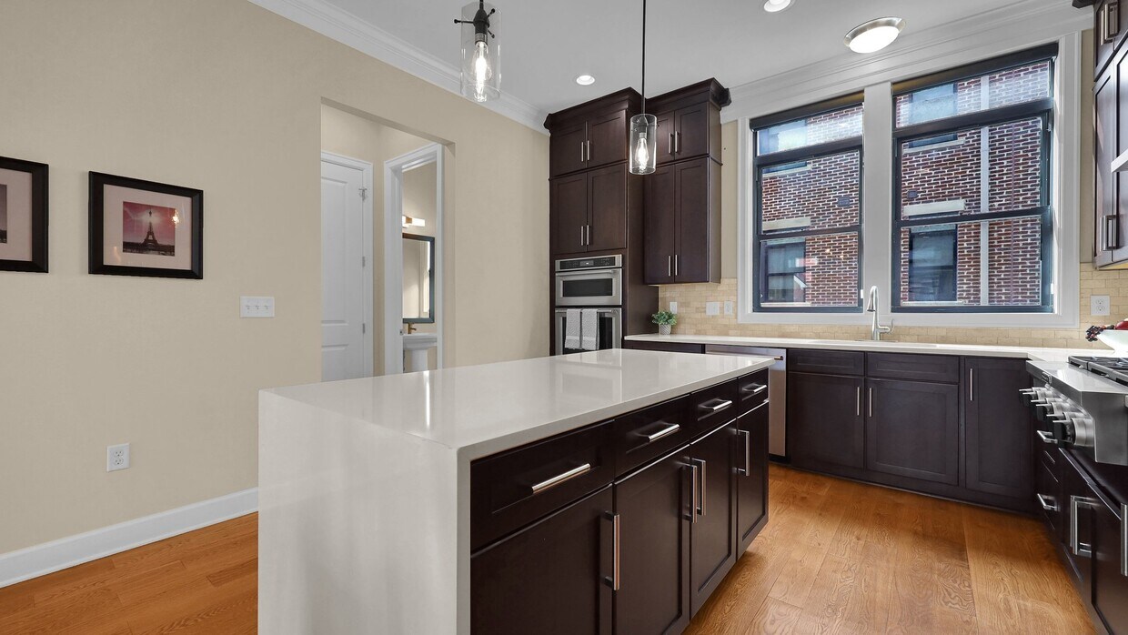 Building Photo - 1061 Harrison Park Pl