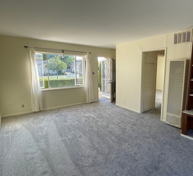 Living room / entrance - 4137 W 173rd St