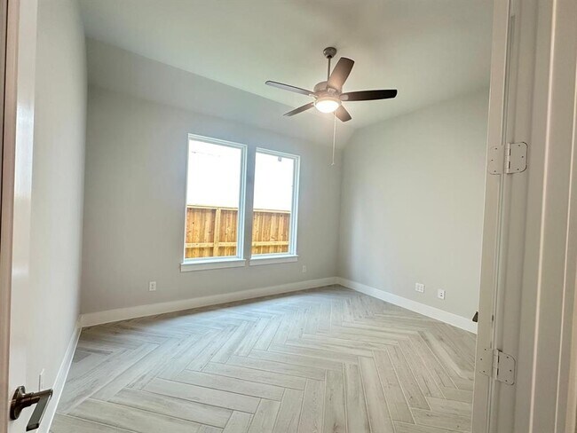 Building Photo - 4859 Antler Run Dr