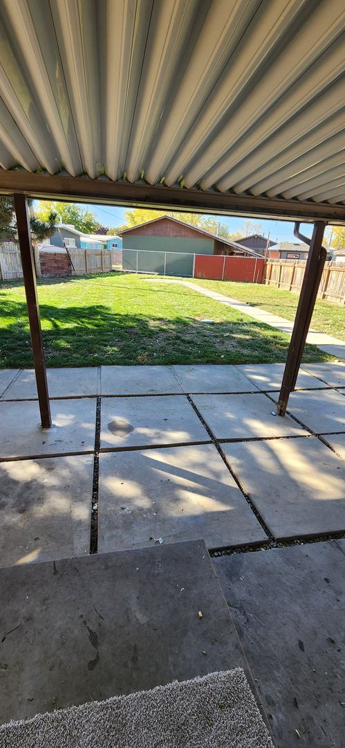 Building Photo - Beautiful Updated 4 Bedroom Home with Large Fenced Yard!