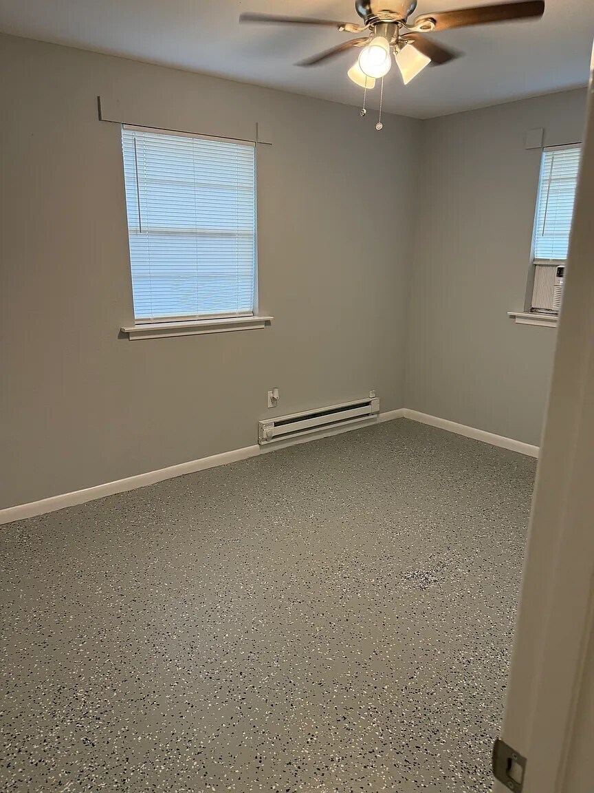 room - 732 Arnold Ave