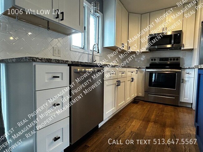 Building Photo - 1006 Willow Ln