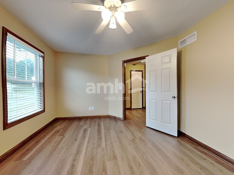 Building Photo - 763 Bristol View Dr