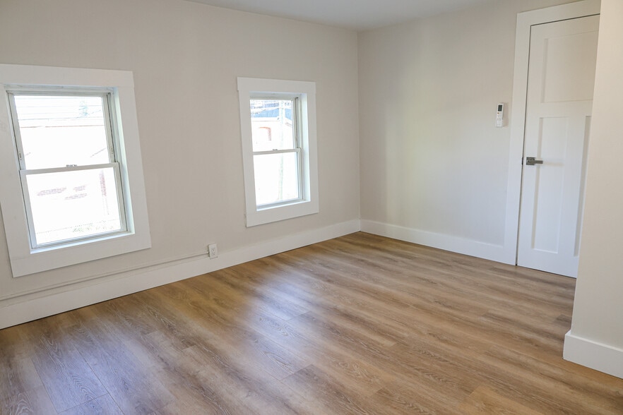 Building Photo - 69 Mechanic St