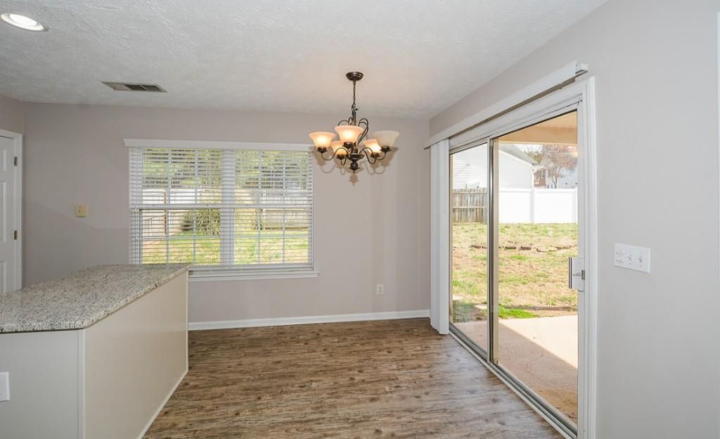 Building Photo - 612 Spanish Oak Dr