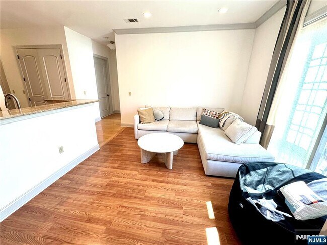 Building Photo - 2308 The Plaza