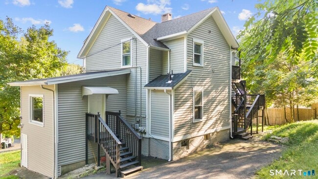 Building Photo - 19 Woodbridge Ave