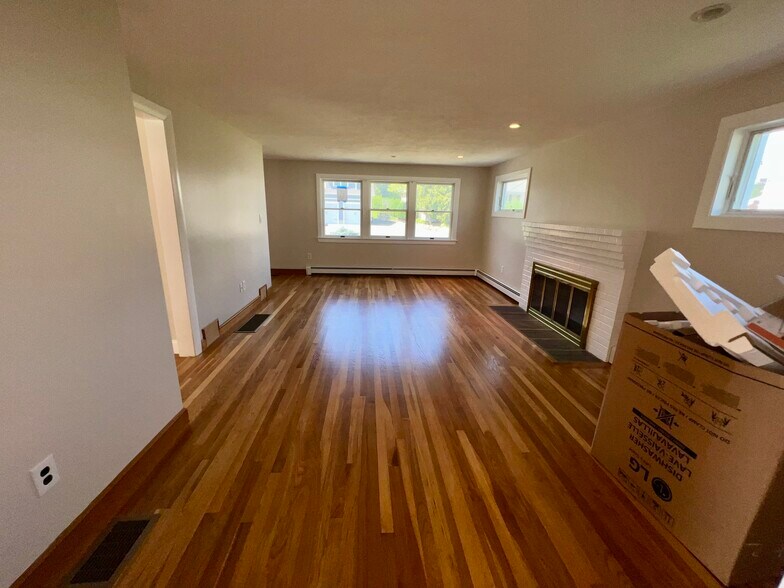 Building Photo - 5 Stoneham St