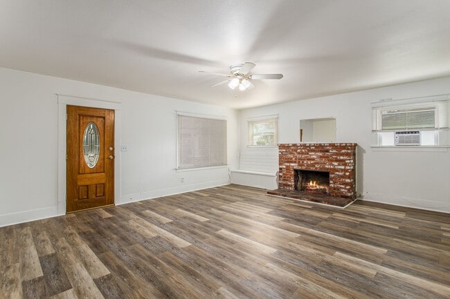 Building Photo - Charming 1-bedroom backhouse in Mentone!