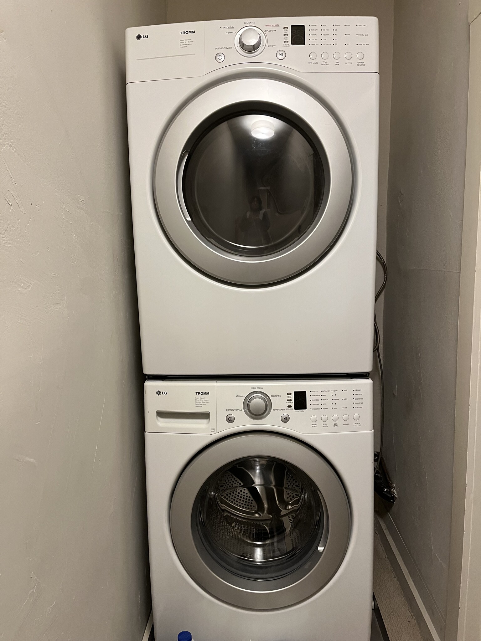 In unit washer-dryer - 128 Ronada Ave