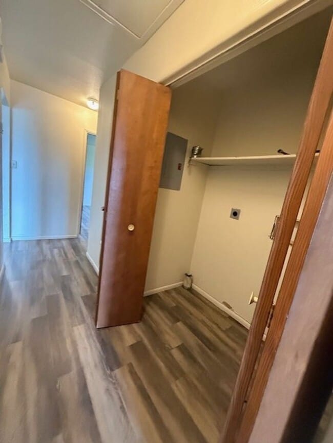 Building Photo - 2 Bedroom 2 Bath Contact Property Pros 928...