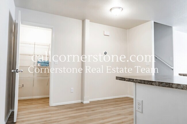 Building Photo - 2138 Phillips Alley